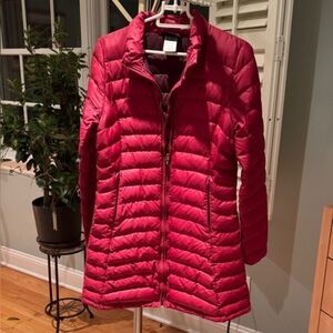 Patatagonia Small Women's Red Puffer Jacket Used Twice